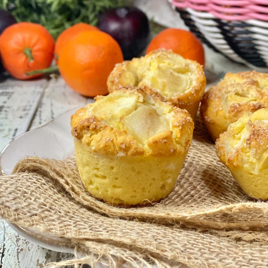 Homemade Apple Cakes without Butter and Milk