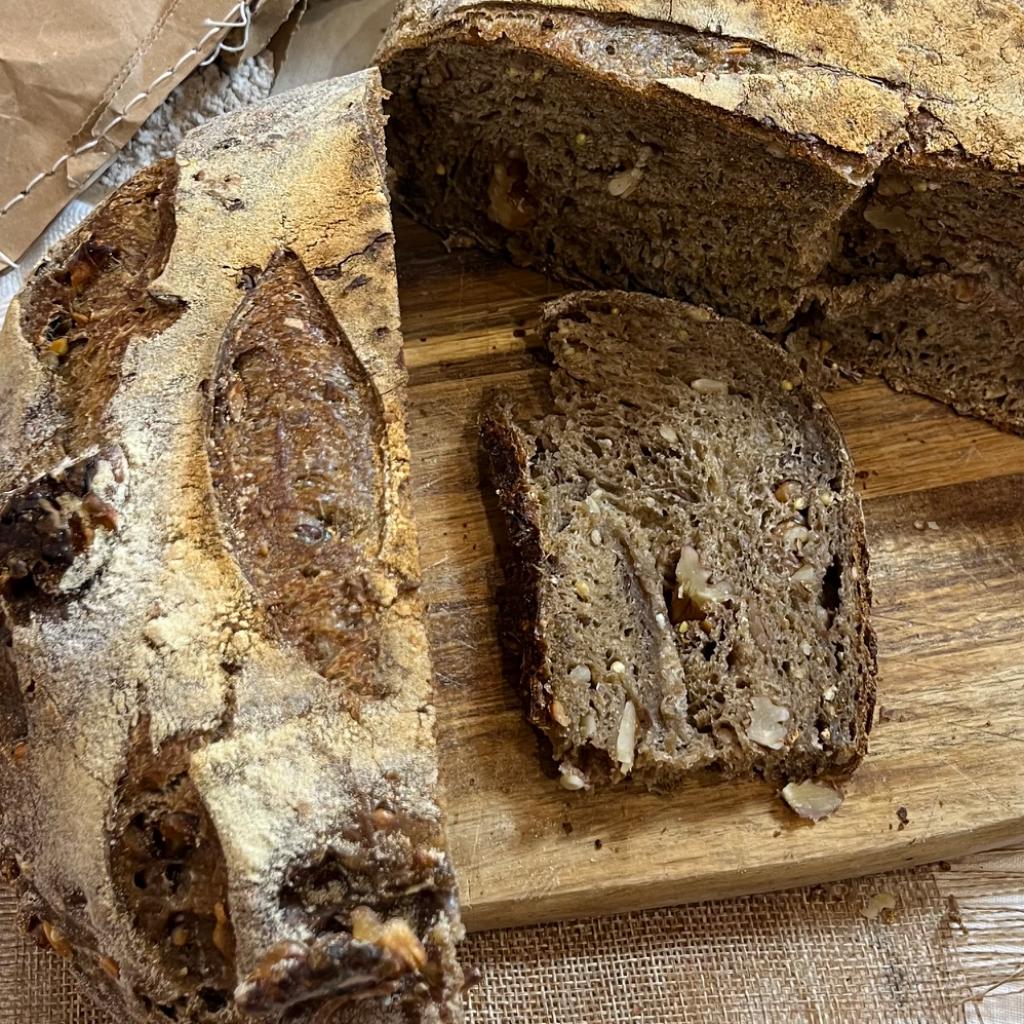 Mehrkornbrot mit Nüssen