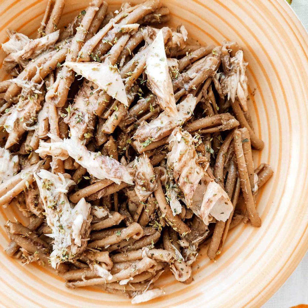 Pasta with Olive Paté and Mackerel Fillets