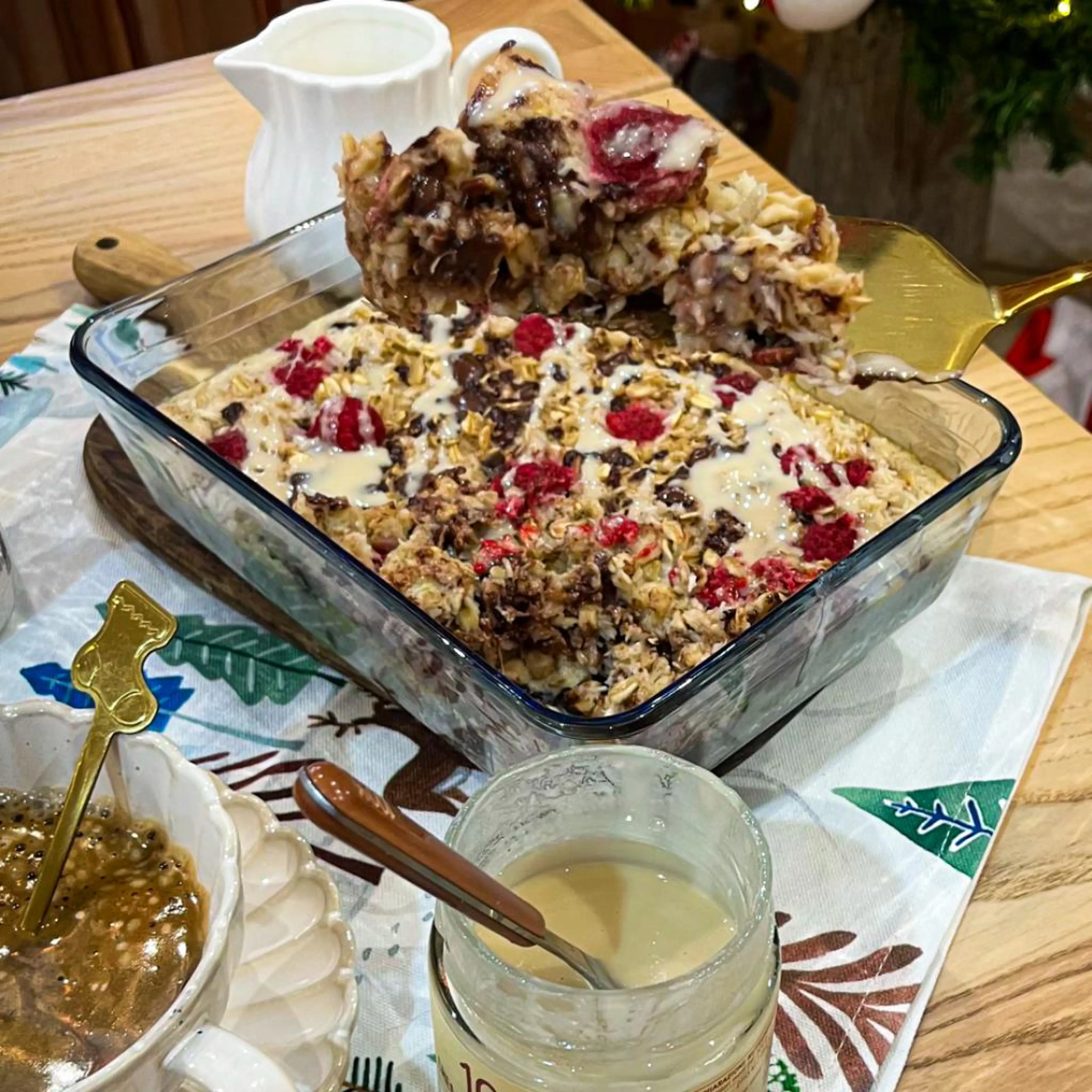 Baked porridge with fabulous topping