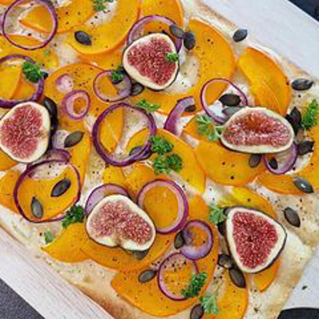 Flammkuchen con zucca e fichi