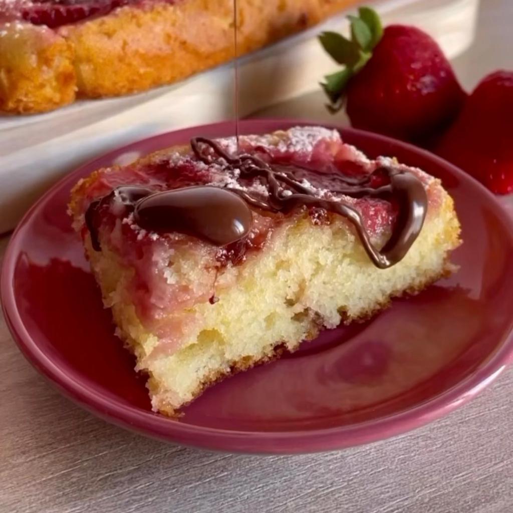 Torta rovesciata alle fragole