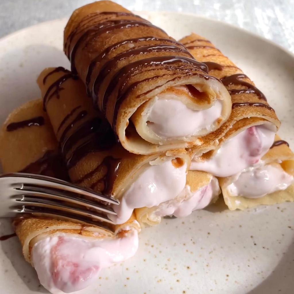 Yogurt and Strawberry Crêpes