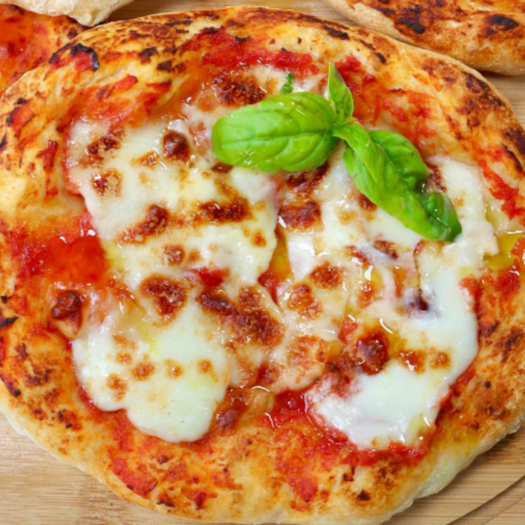 Mini Pizzas in Air Fryer