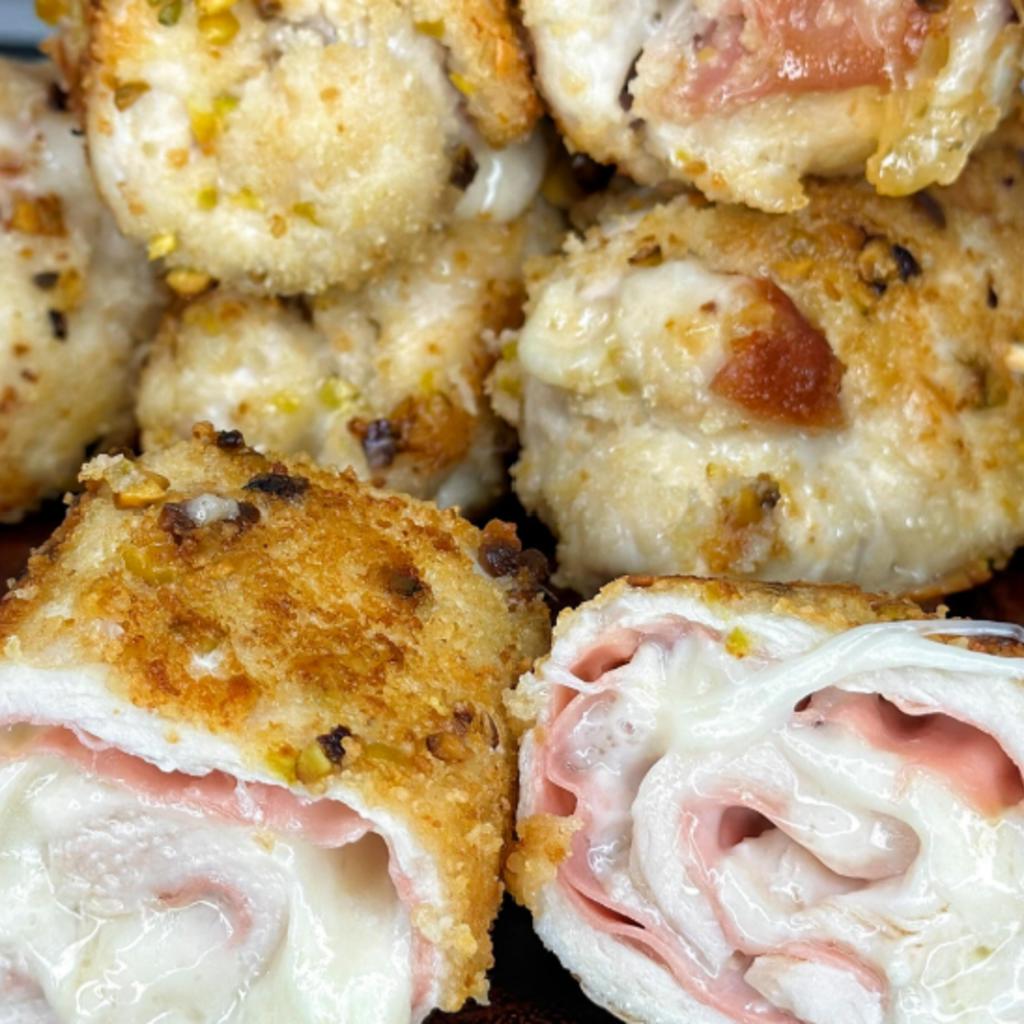 Chicken rolls with mortadella and provola