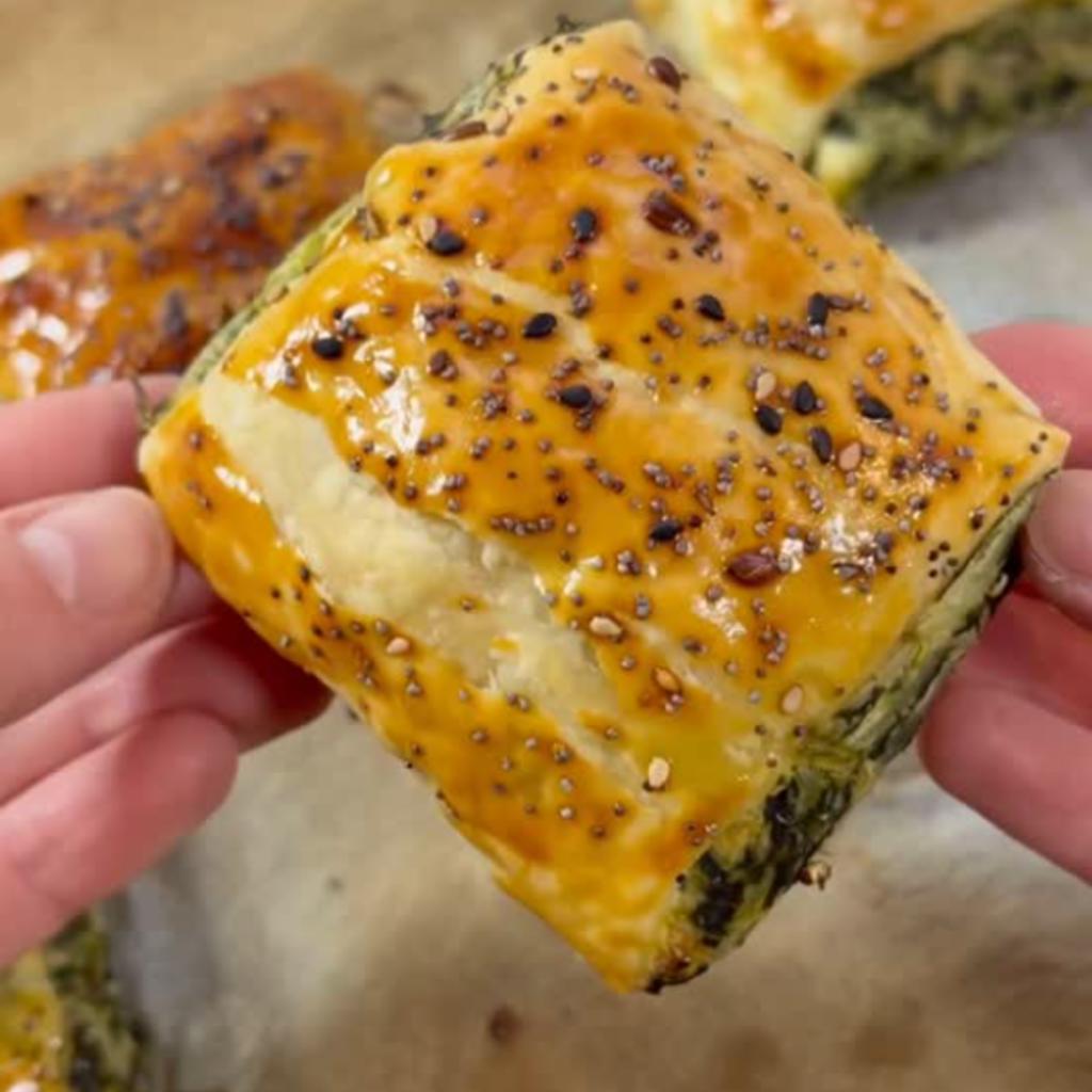 Puff Pastry Parcels with Ricotta and Spinach