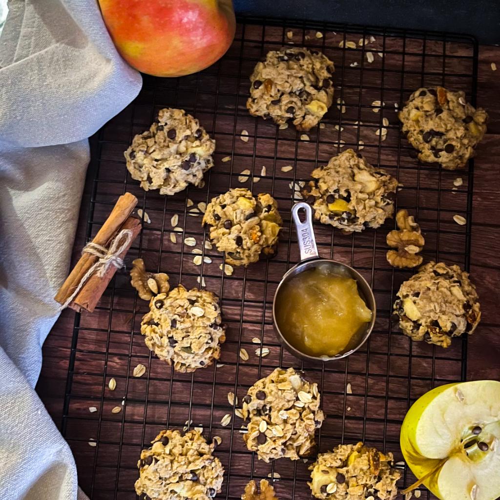 Biscotti di avena, mela e noci