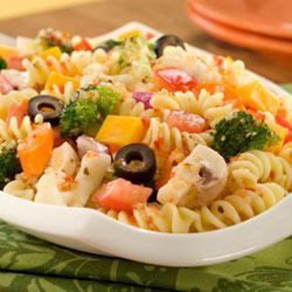 Insalata di pasta italiana classica