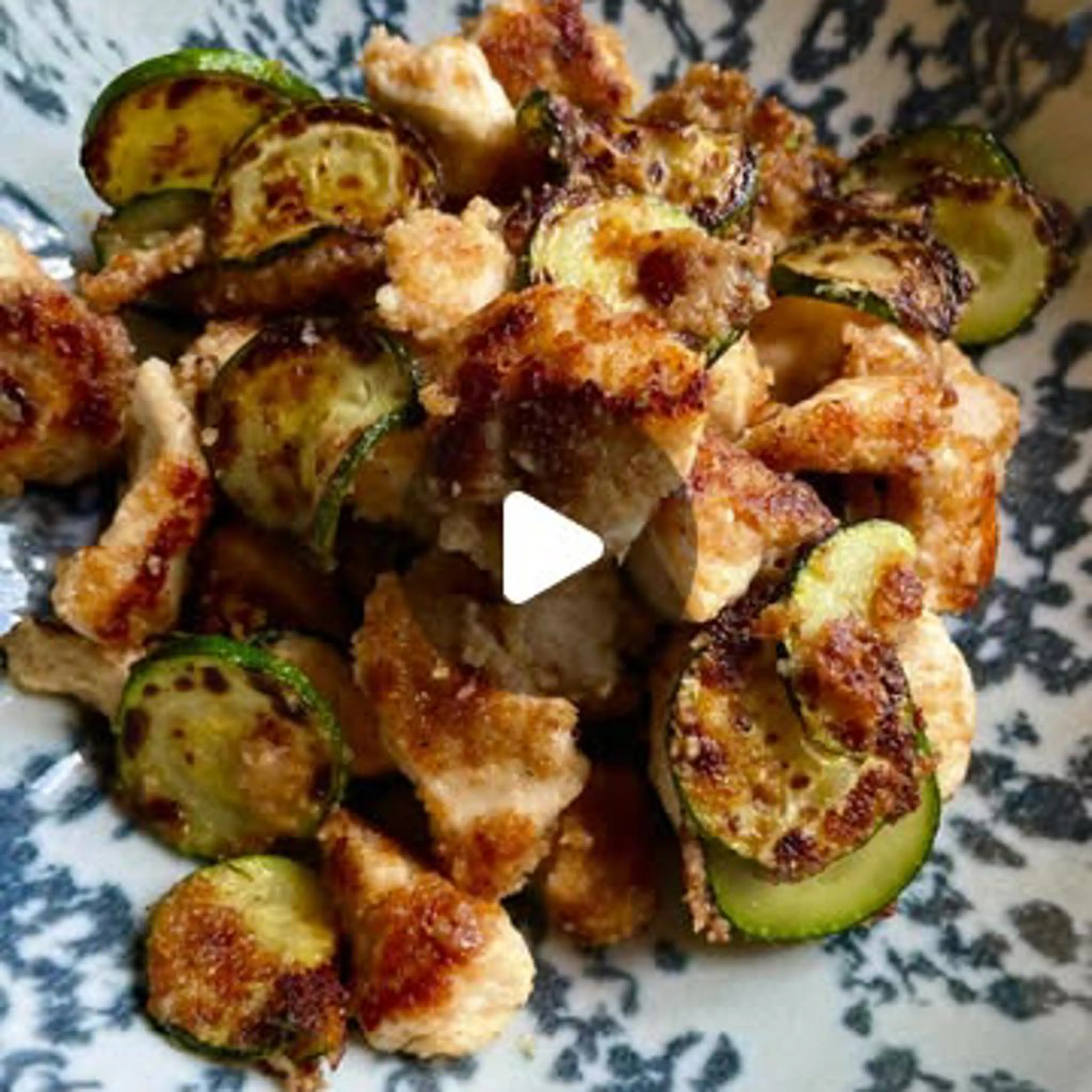 One-pot chicken bites and crumbly zucchini