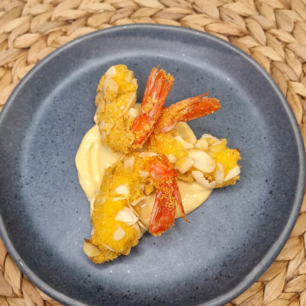 Almond-crusted prawns (gluten-free)