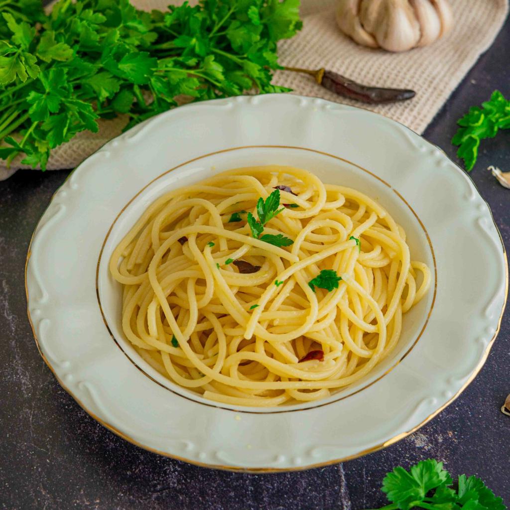 スパゲッティ アーリオ オーリオ エ ペペロンチーノ