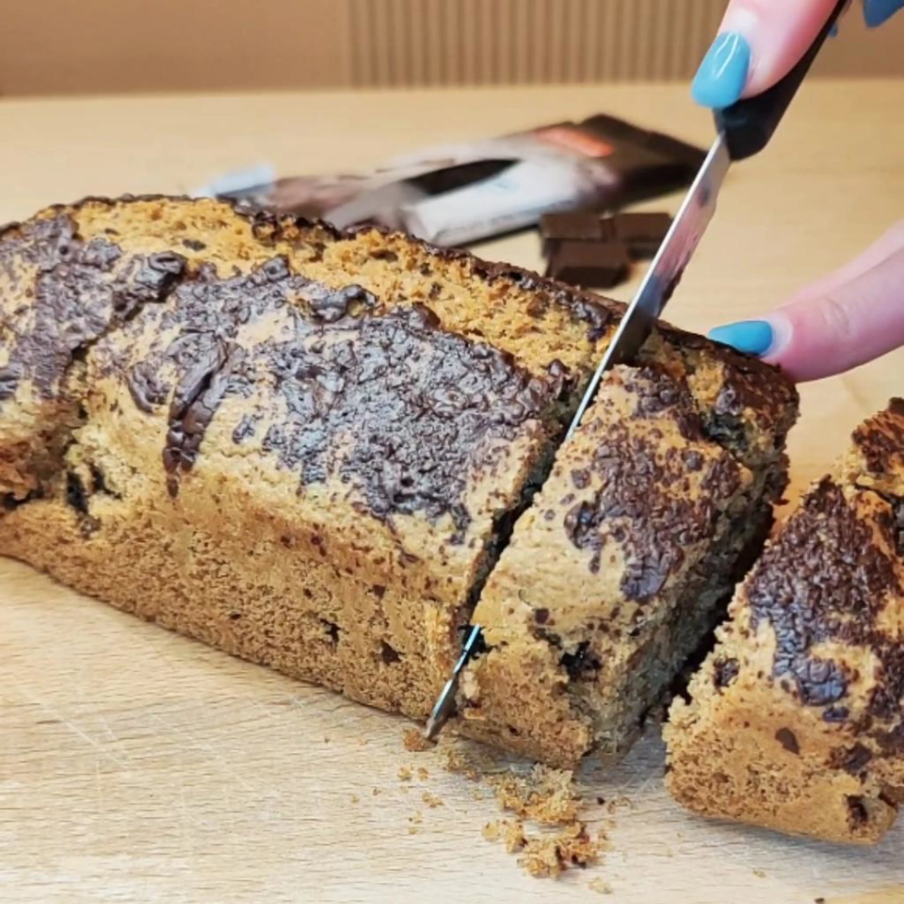 Cake complet au chocolat à l’eau et sans œufs