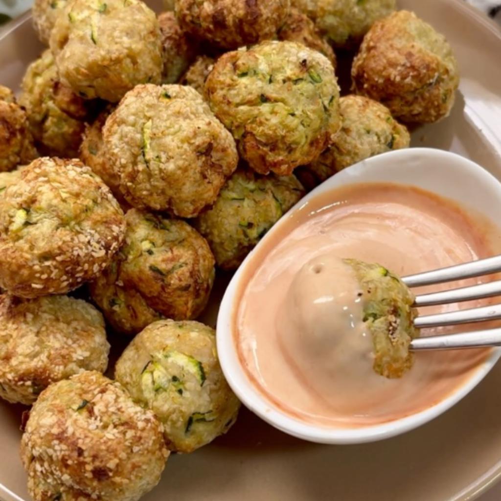 Hähnchen- und Zucchini-Frikadellen