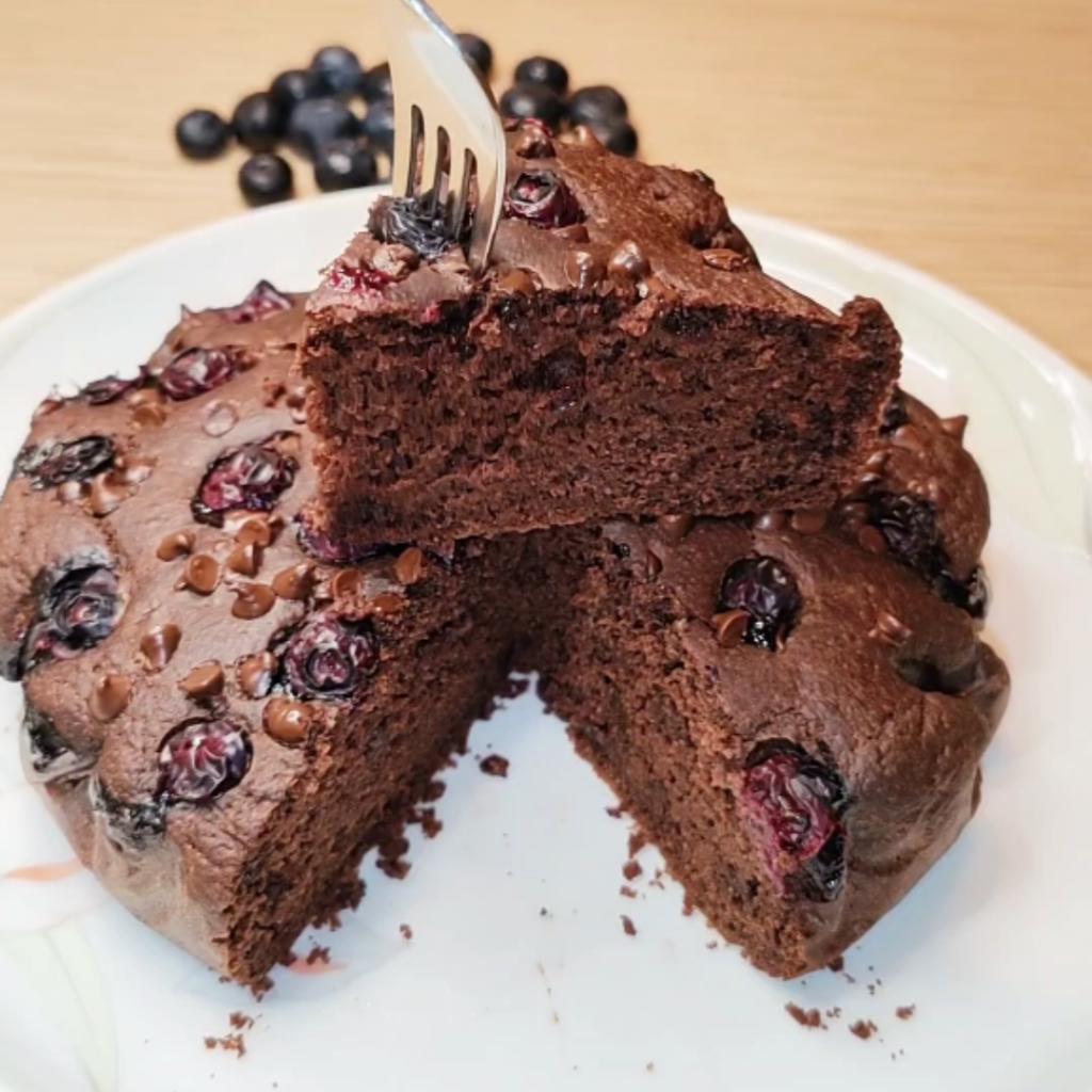 Blåbärs- och chokladkaka utan socker