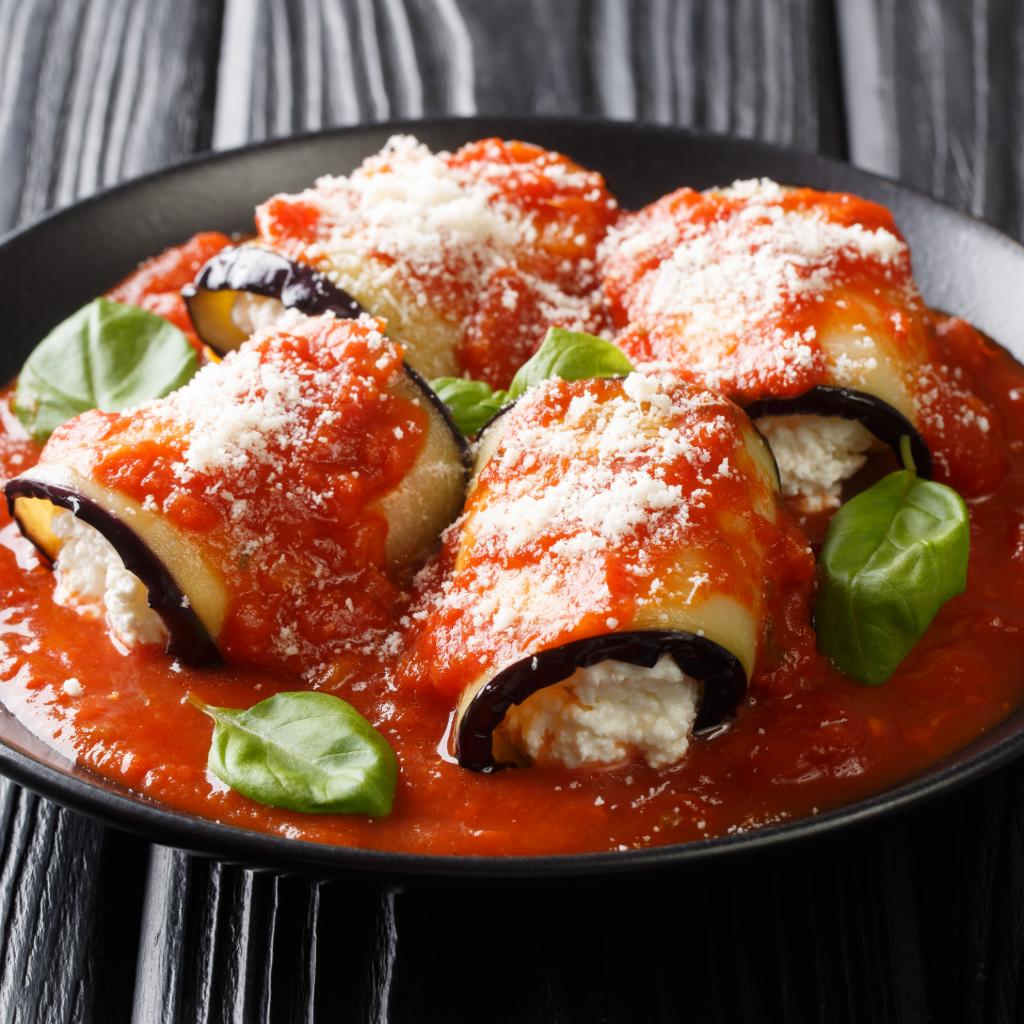 Involtini di melanzane con soffice di capra e parmigiano reggiano di vacche brune 24 mesi