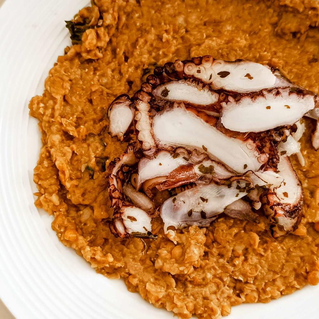 Ahtapot Carpaccio ile Mercimek Kreması