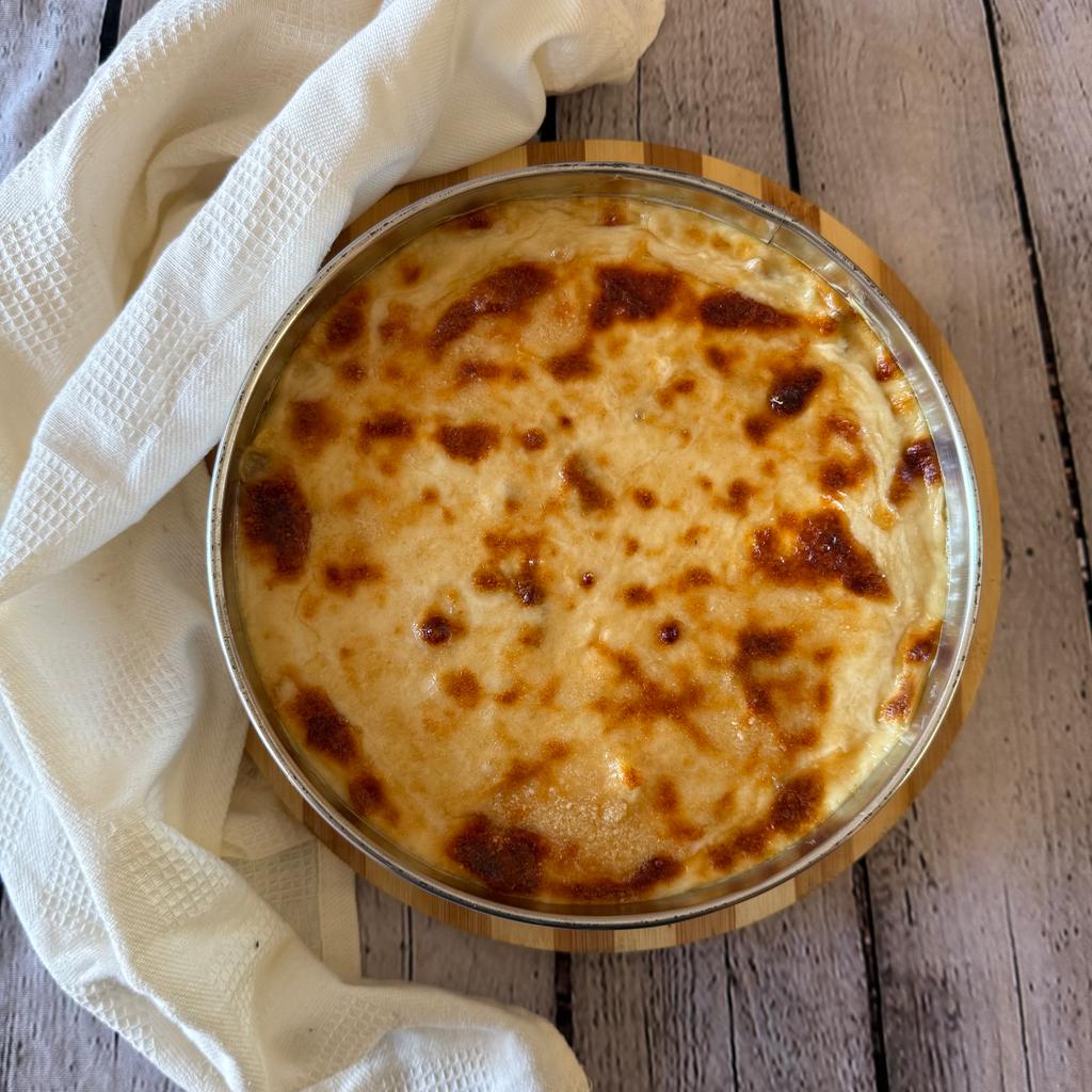 ストロッツァプレーティのオーブン焼き、キノコとソーセージ添え