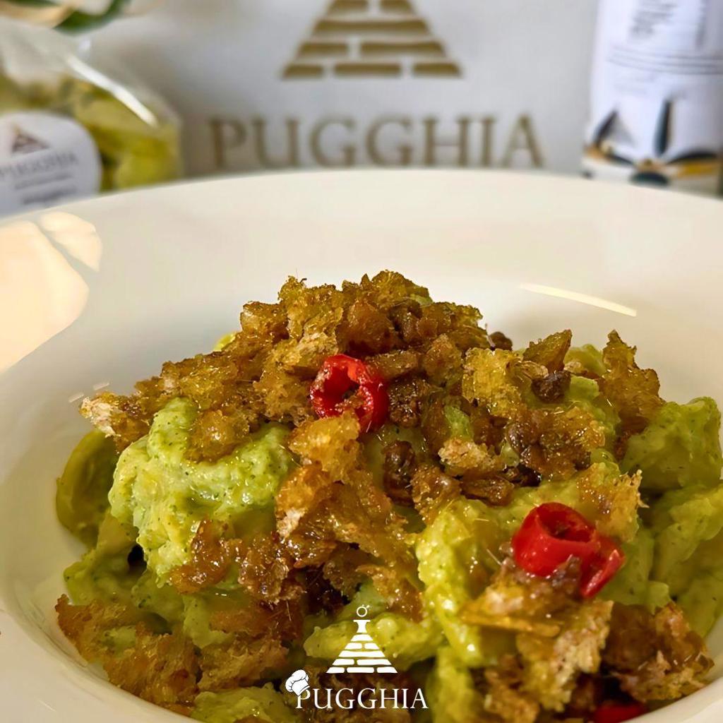 Orecchiette with broccoli cream, anchovies and chili pepper