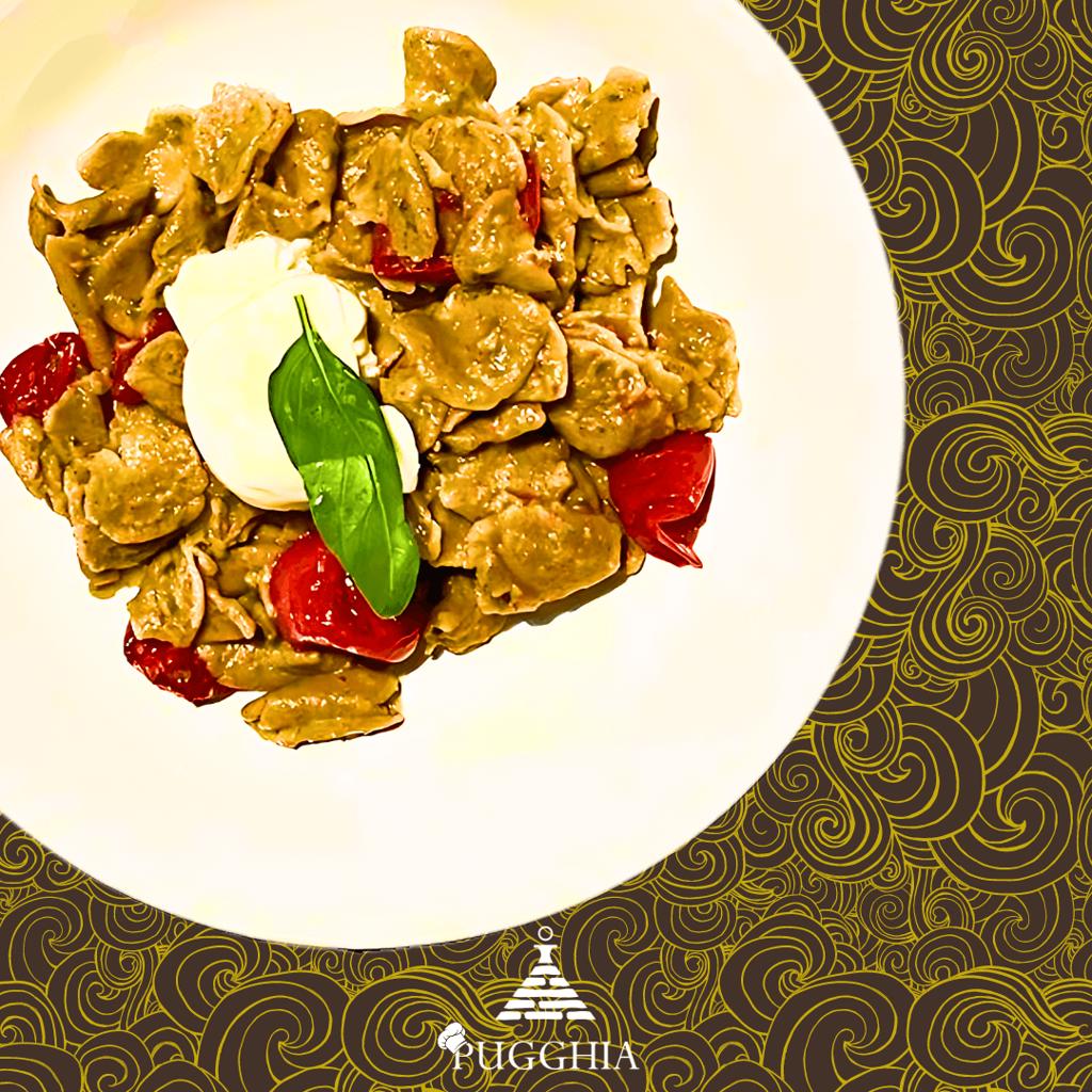 Orecchiette al grano arso con pesto, pomodorini confit e burrata