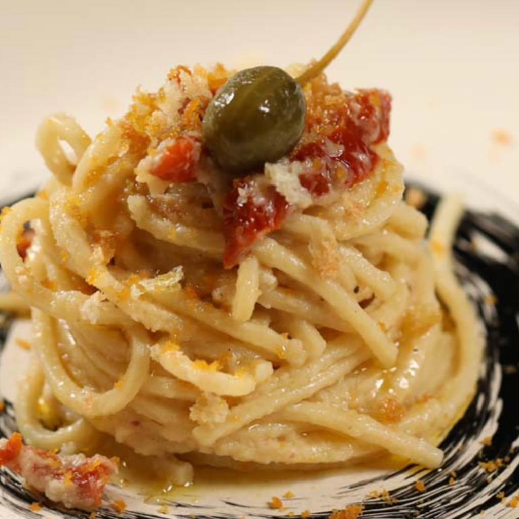 Pasta con alici e bottarga
