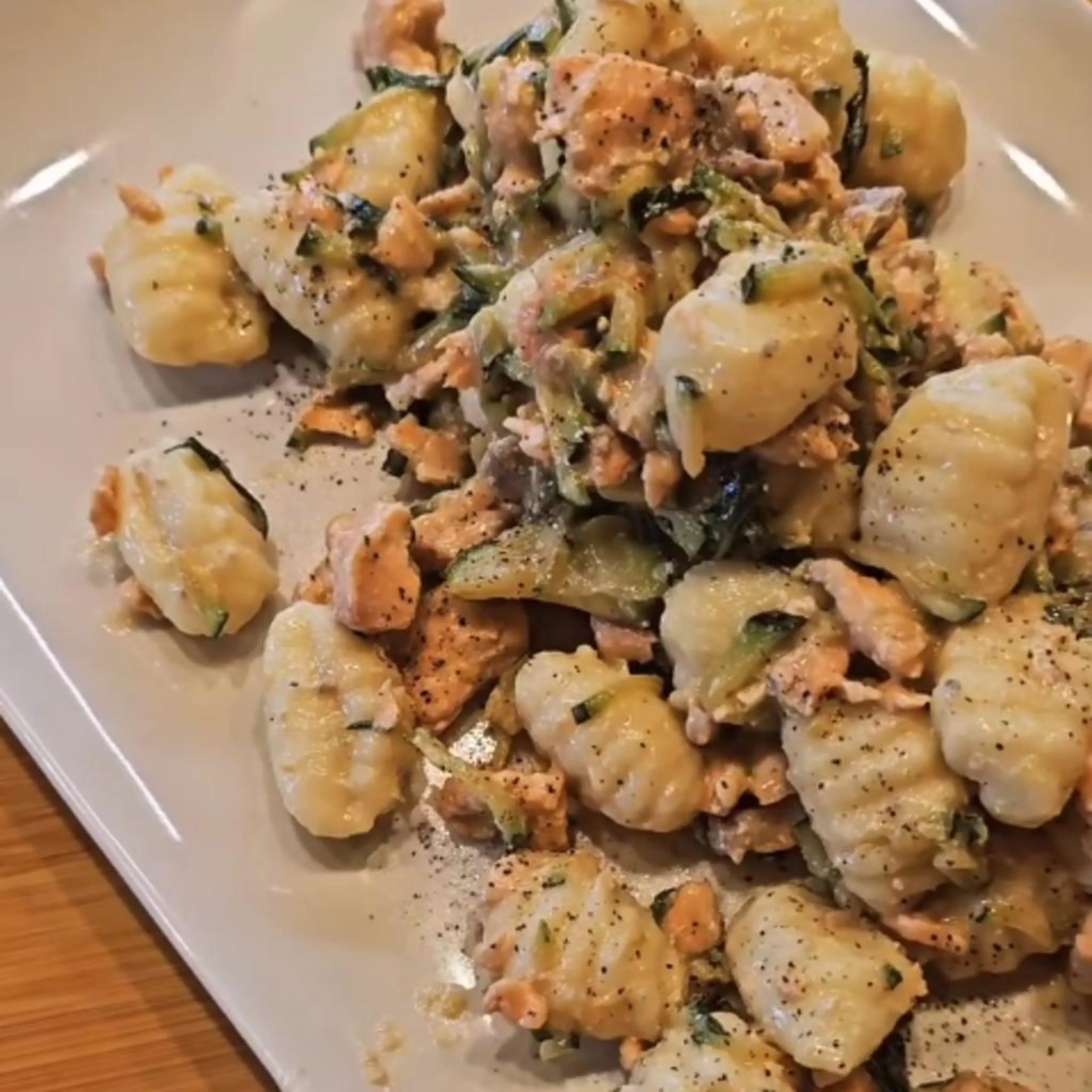 Gluten-free and lactose-free salmon and zucchini gnocchi