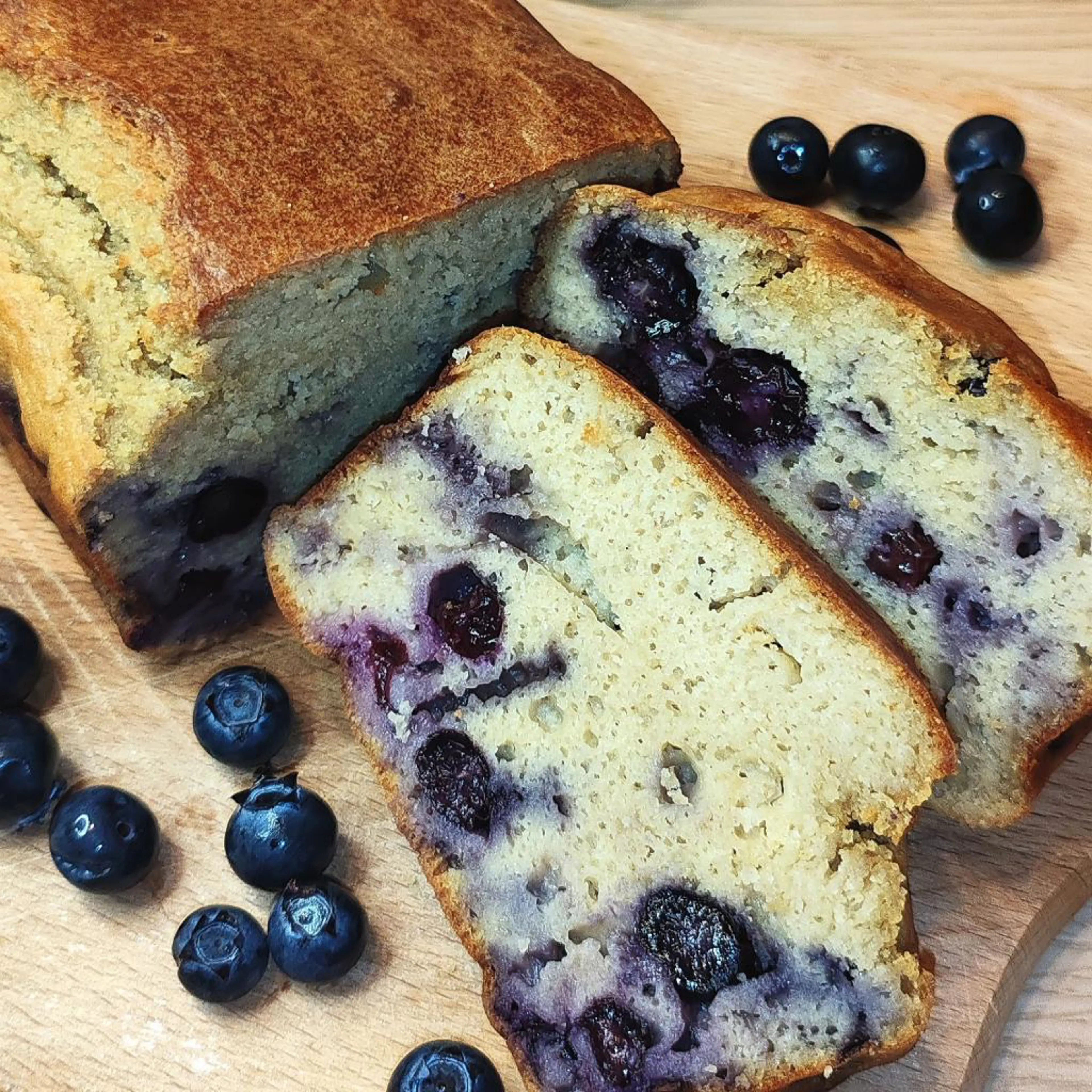 Cake protéiné aux myrtilles