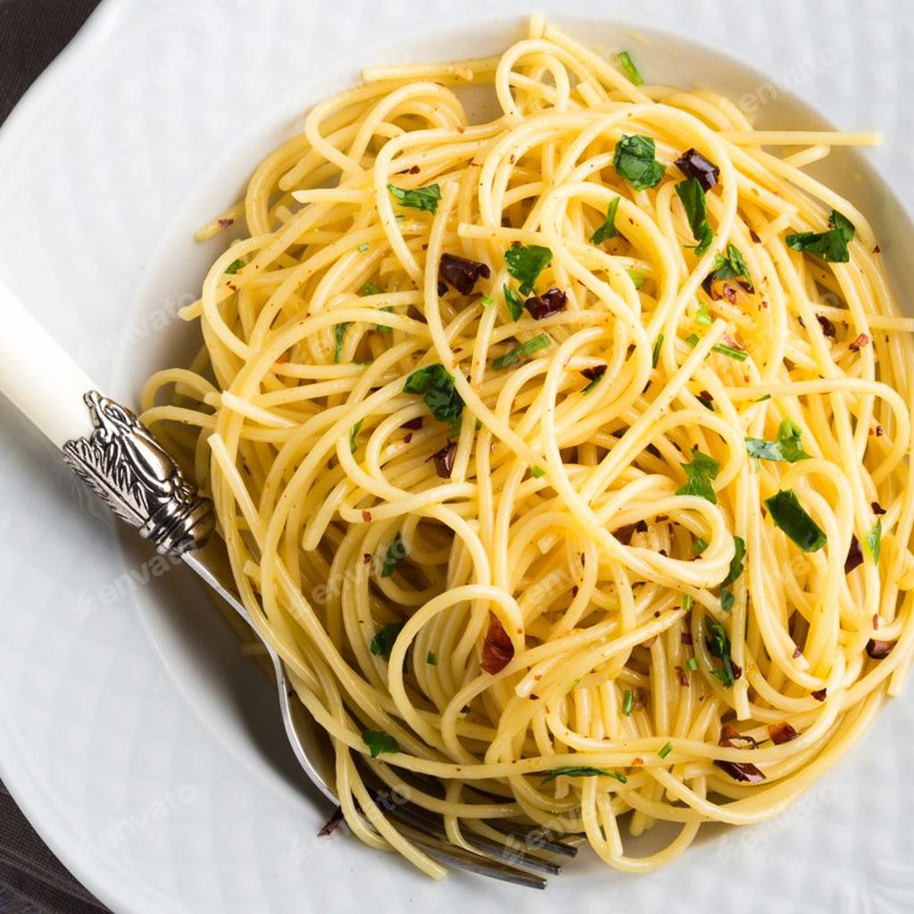 Spaghetti aglio, olio e peperoncino