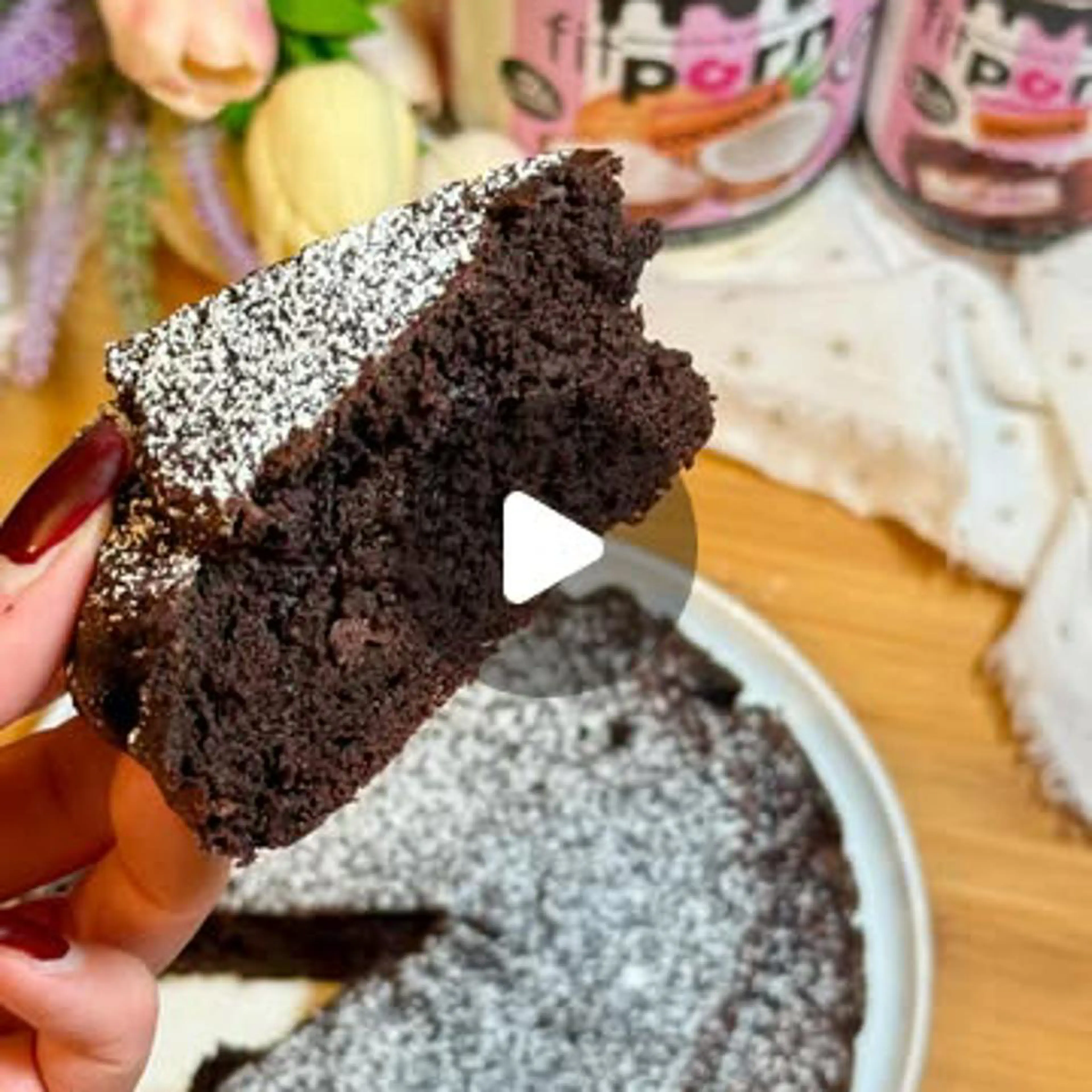 Cocoa and coconut cake (without butter, eggs, milk)