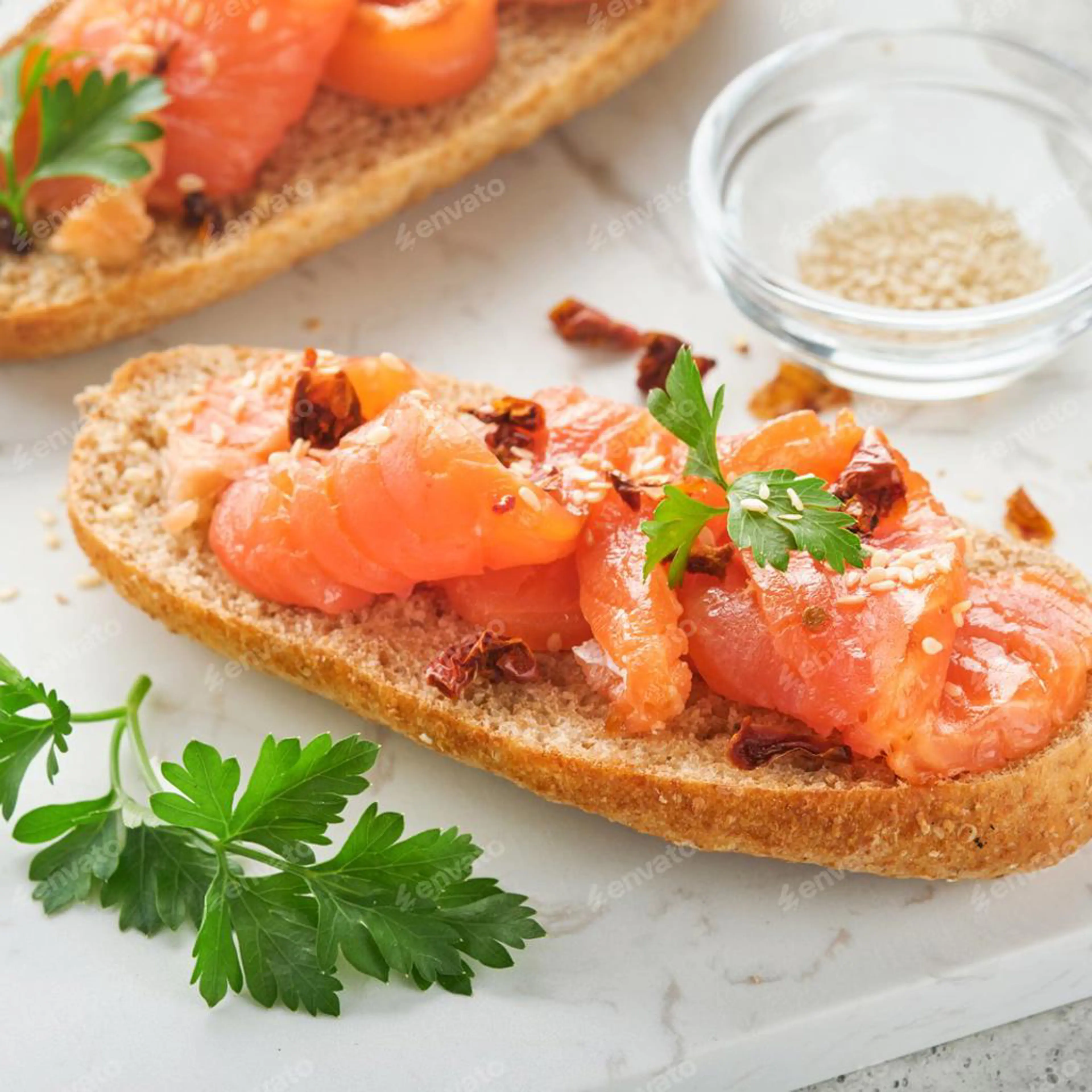 Bruschetty z carpaccio z łososia