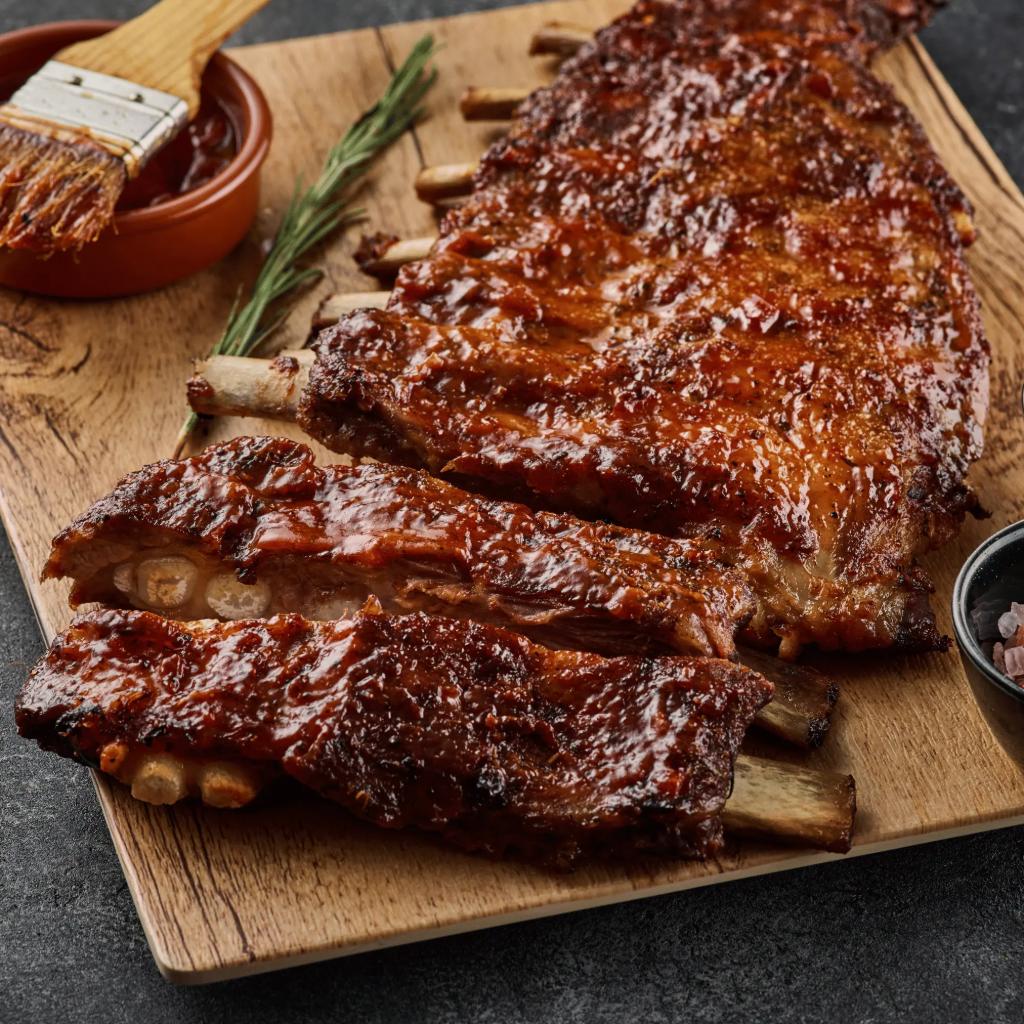 Costine di maiale alla birra e senape alla brace