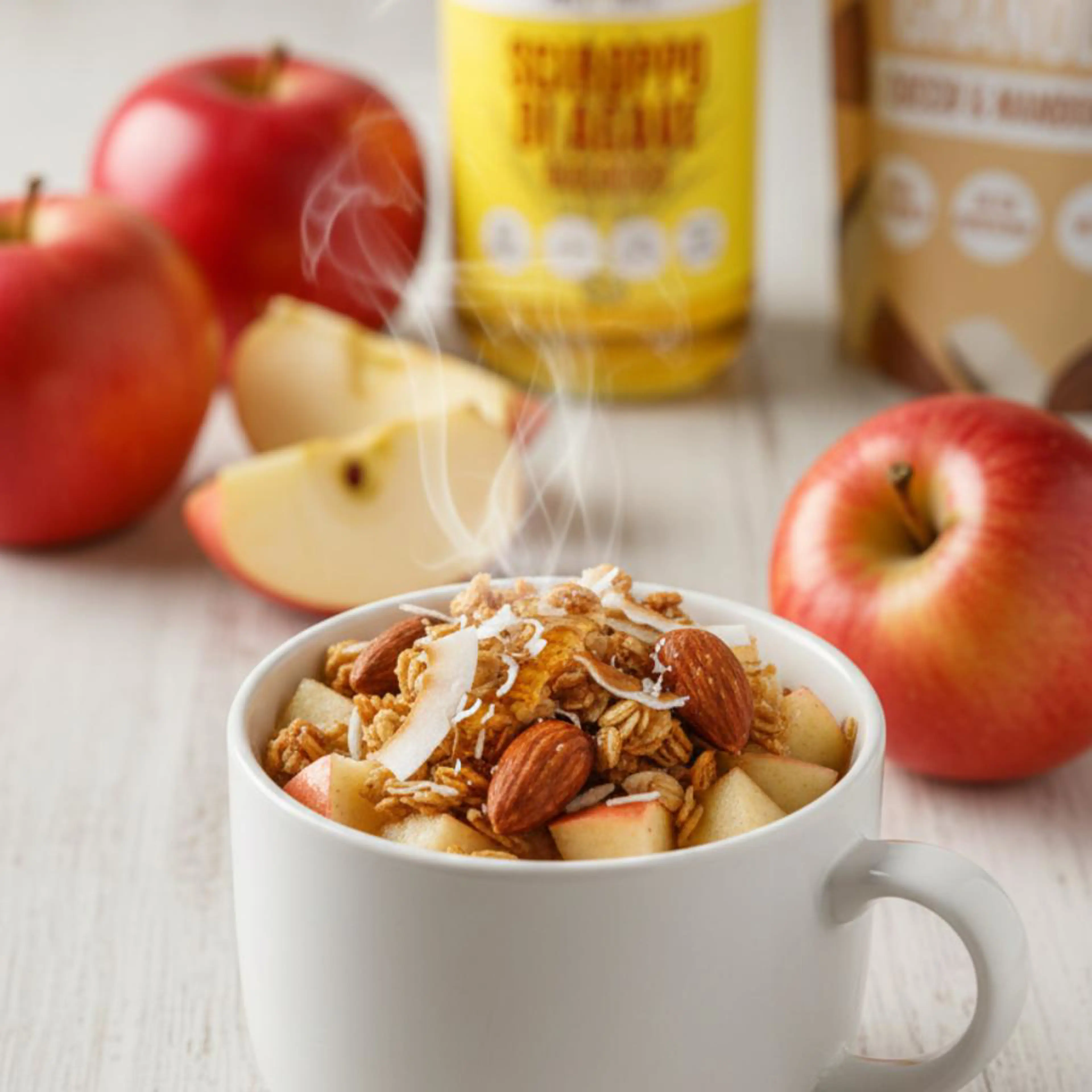 Light mug crumble: apple and cinnamon