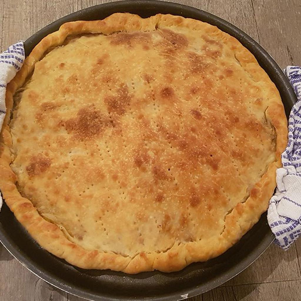 Калцоне из лука по-барийски