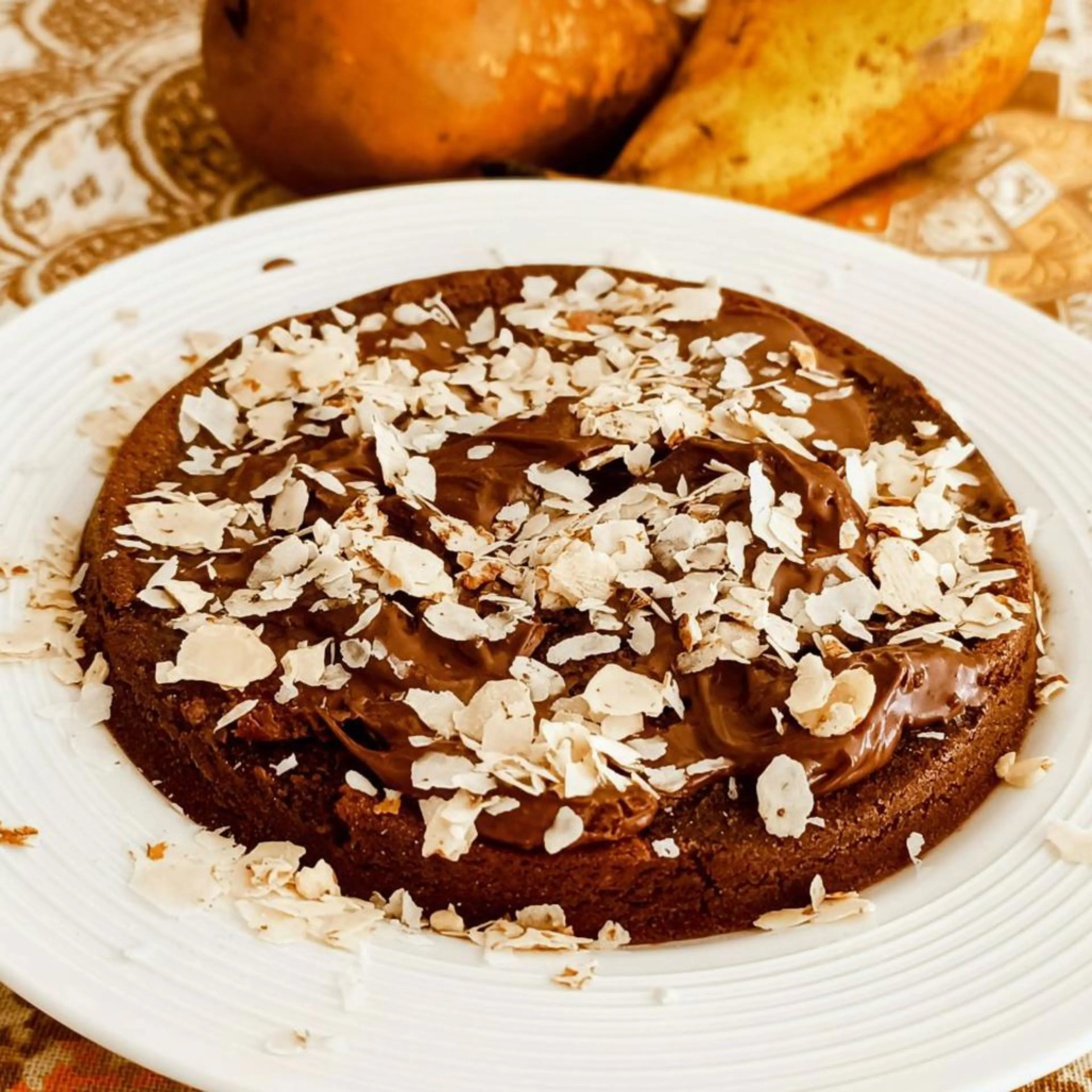 Single-serving pear and cocoa cake, no added sugar, lactose-free and gluten-free