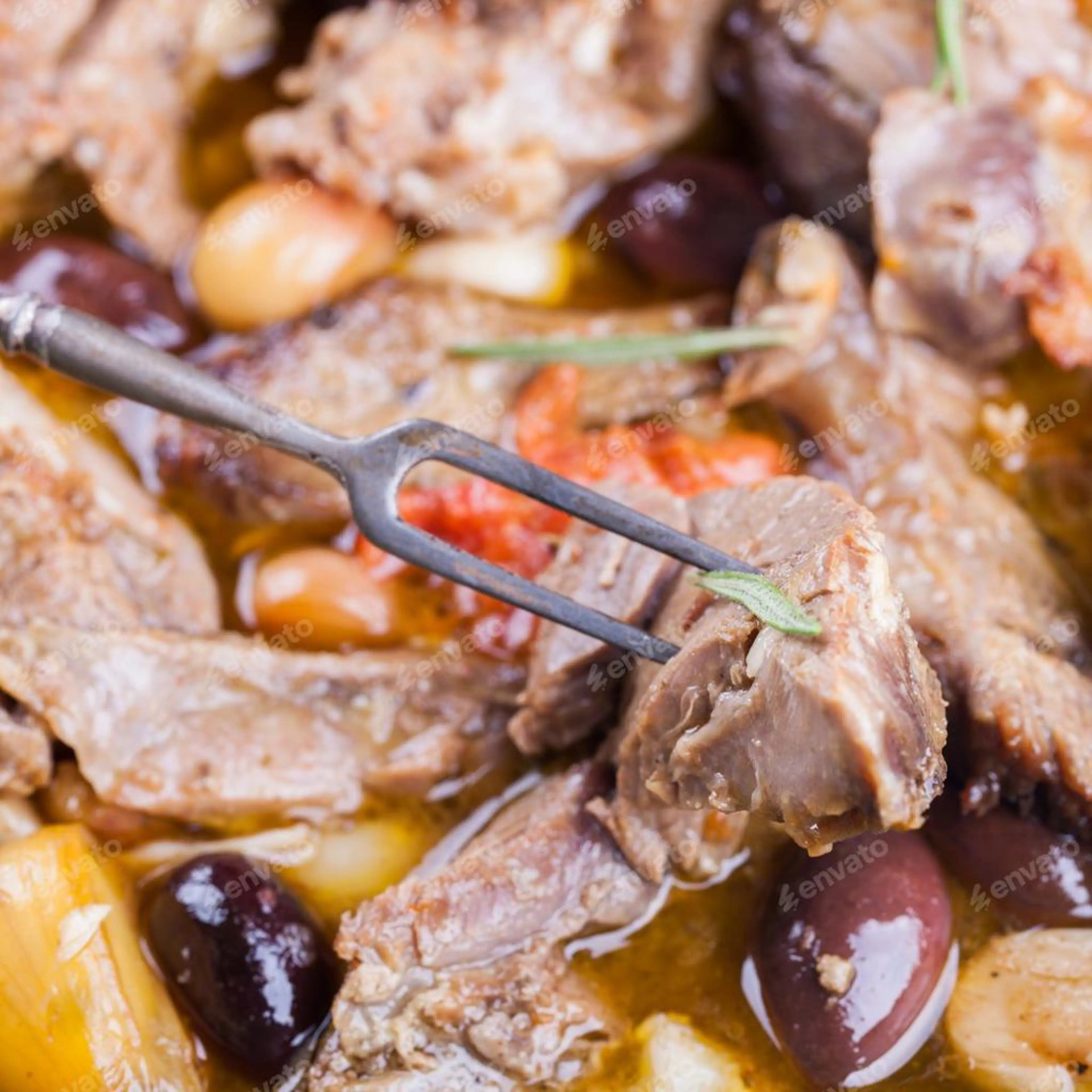 Cordero con aceitunas