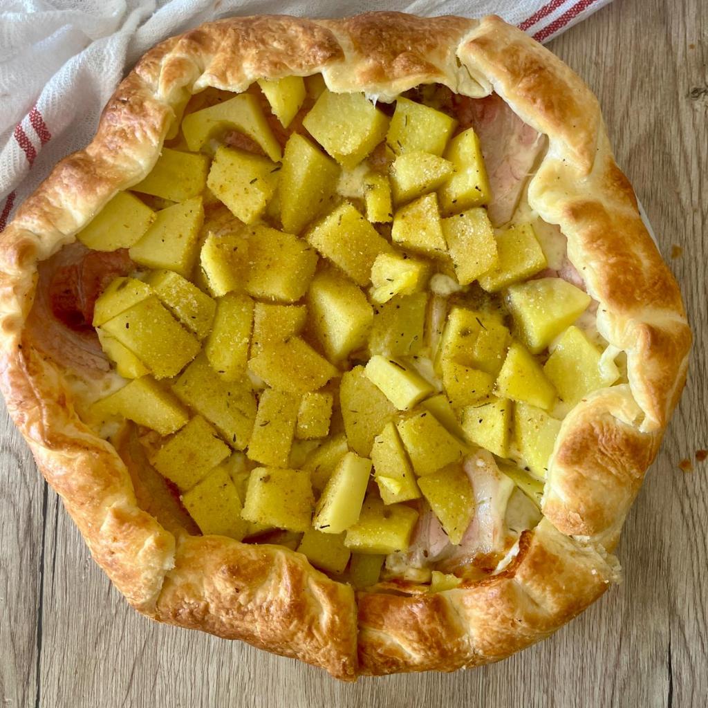 Torta salata patate e pancetta