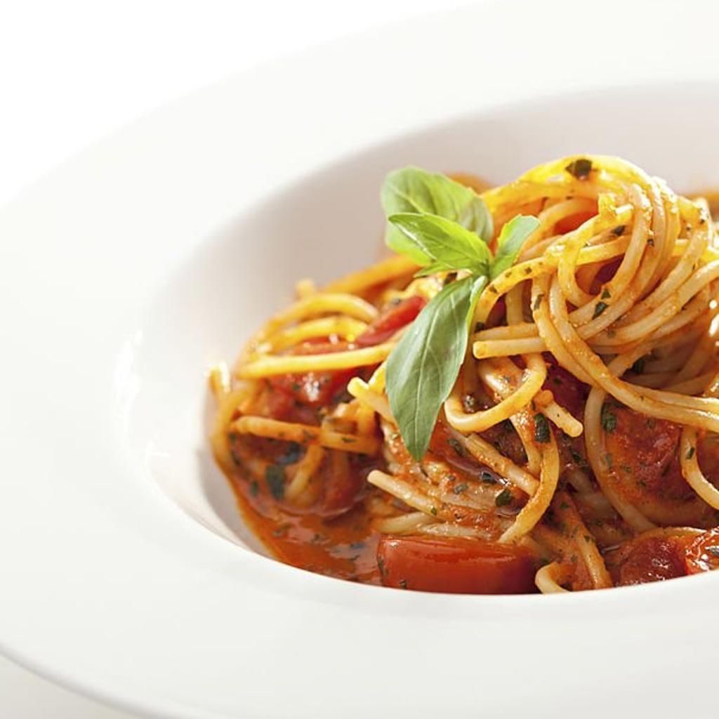 Spaghetti alla colatura di gambero rosso® di mazara del vallo con pomodorini ciliegino