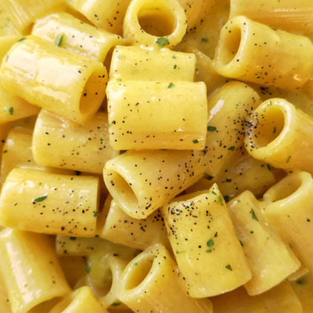 Pasta cu cacio e l’ova