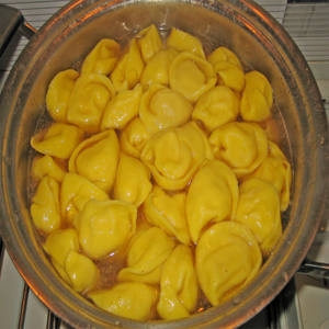 Cappelletti i buljong