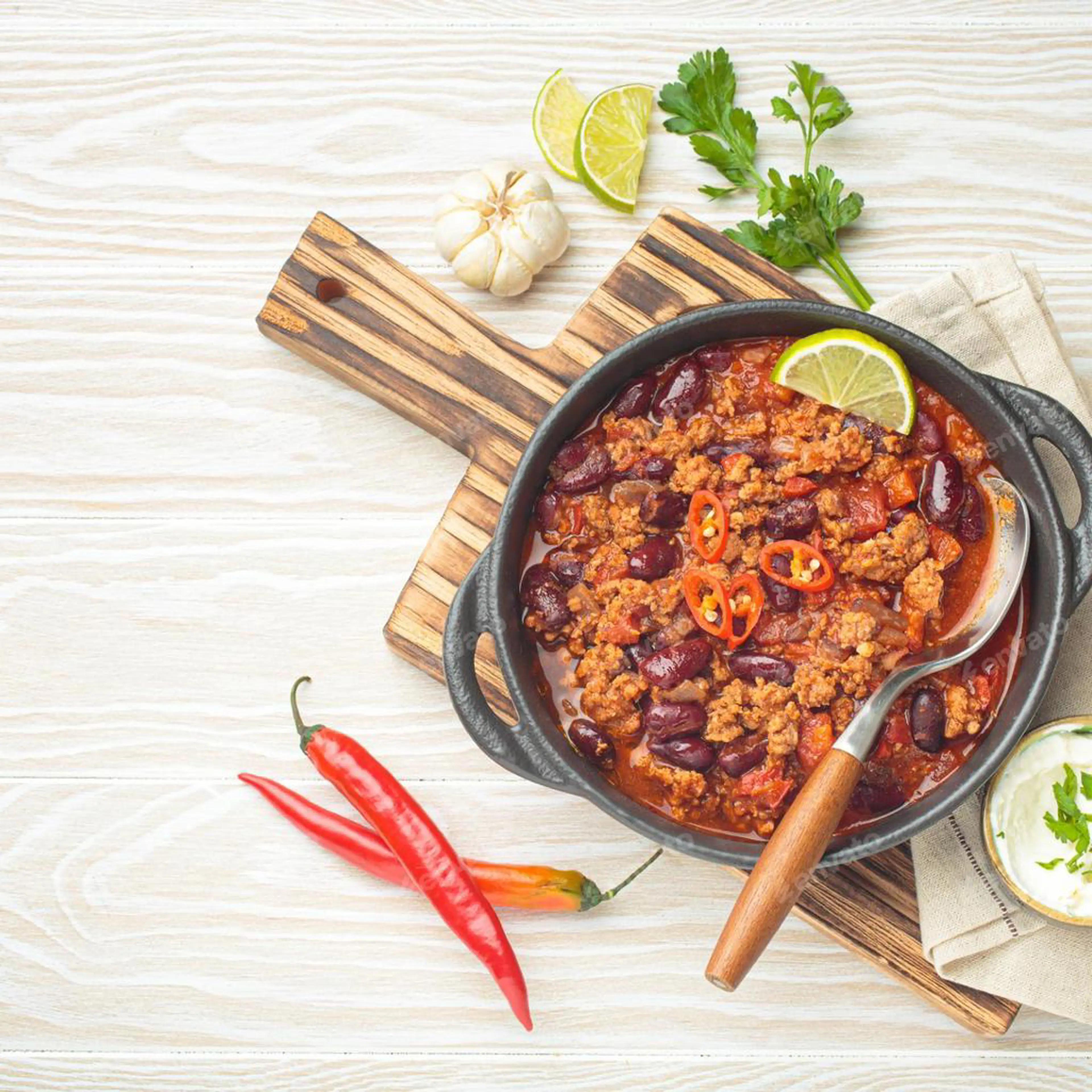 Fleisch und Bohnen mit Chili