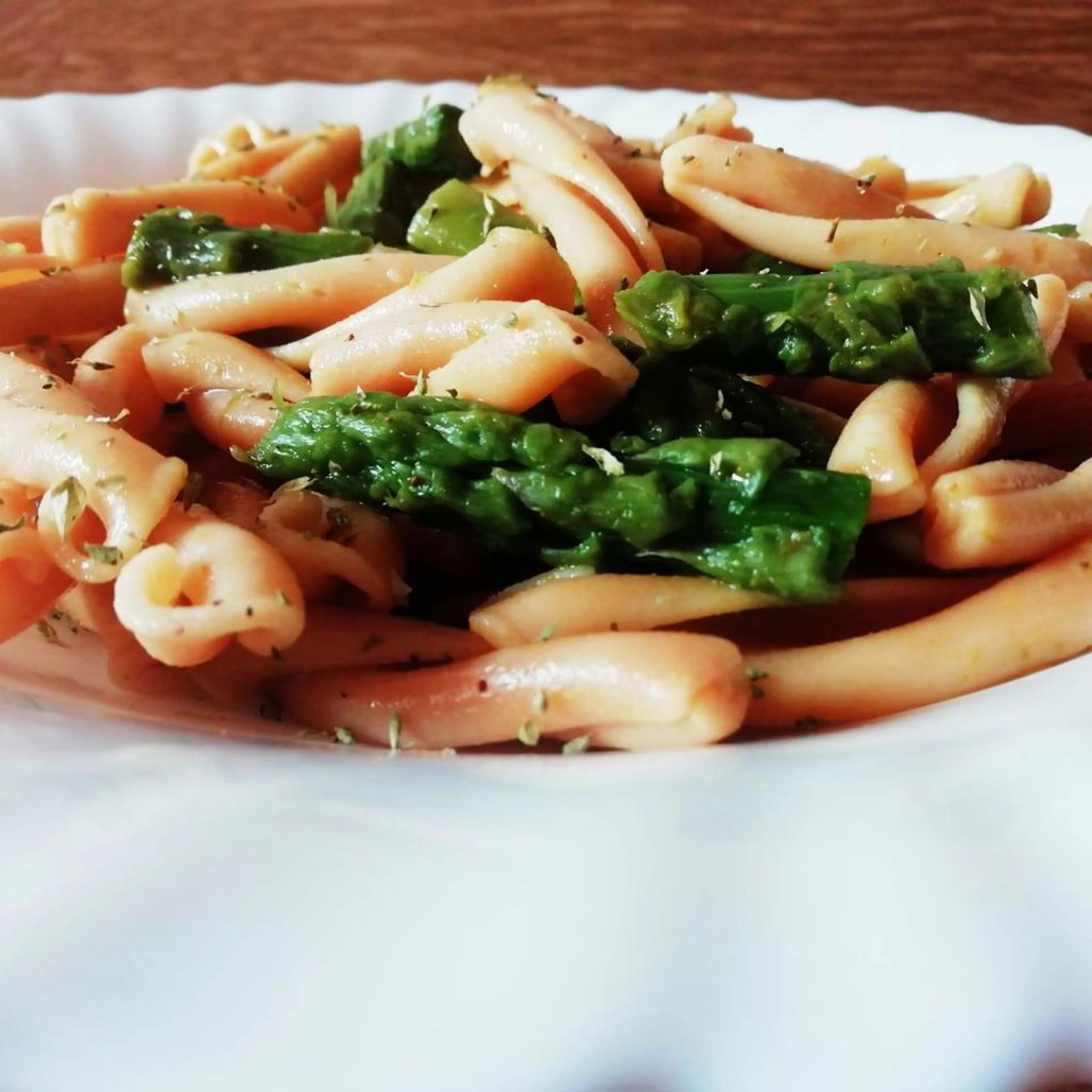 Chickpea Pasta with Asparagus
