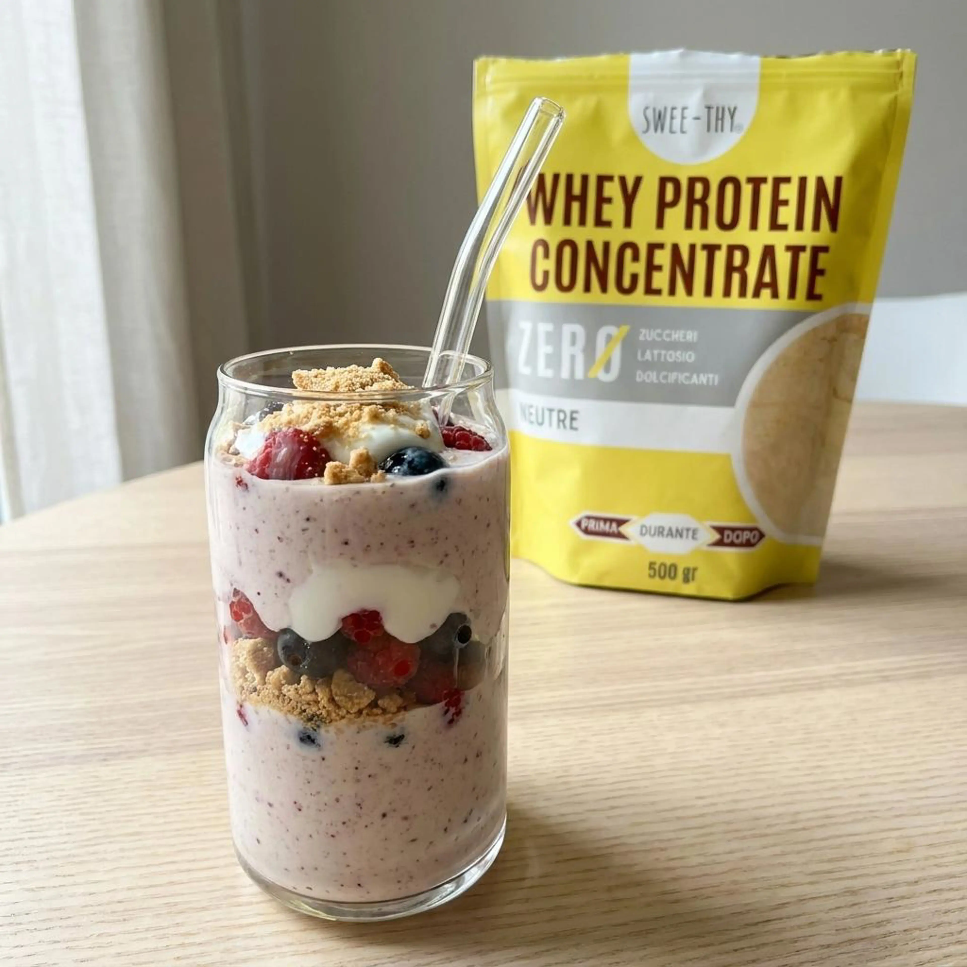 Berry cheesecake protein smoothie (lactose-free)