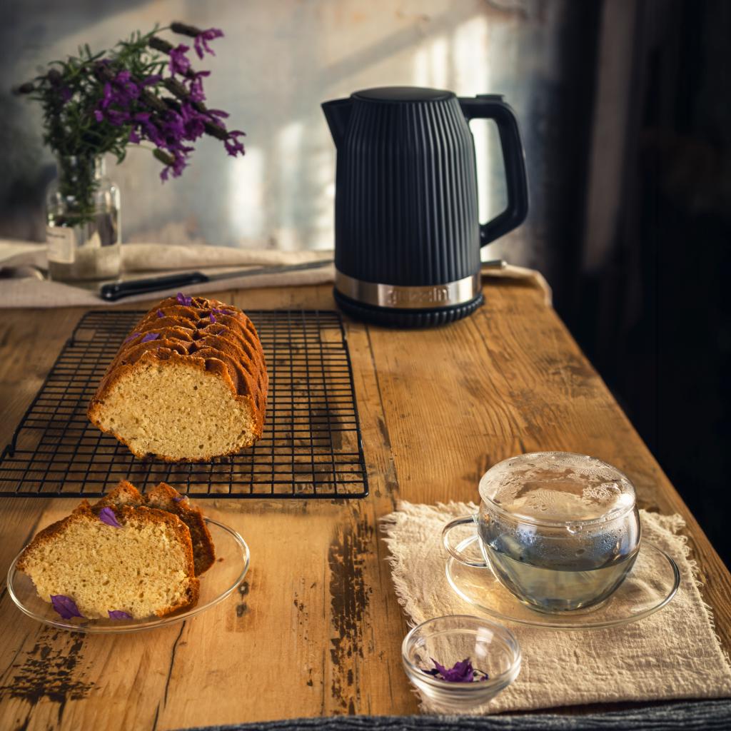 Plumcake all'infuso di lavanda e fiori