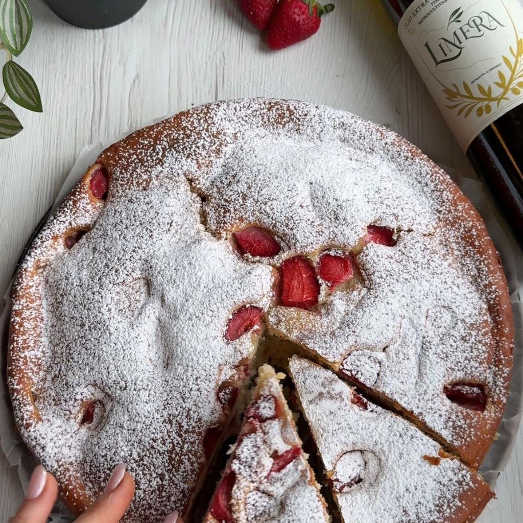 Torta soffice alle fragole e yogurt