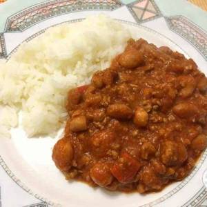 Chili con carne and beans
