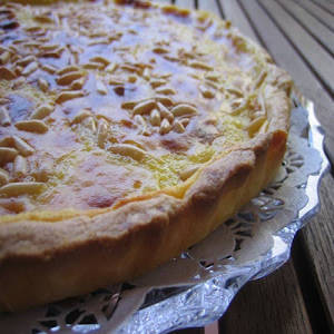 Tarta de piñones