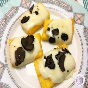 Crostini met truffels