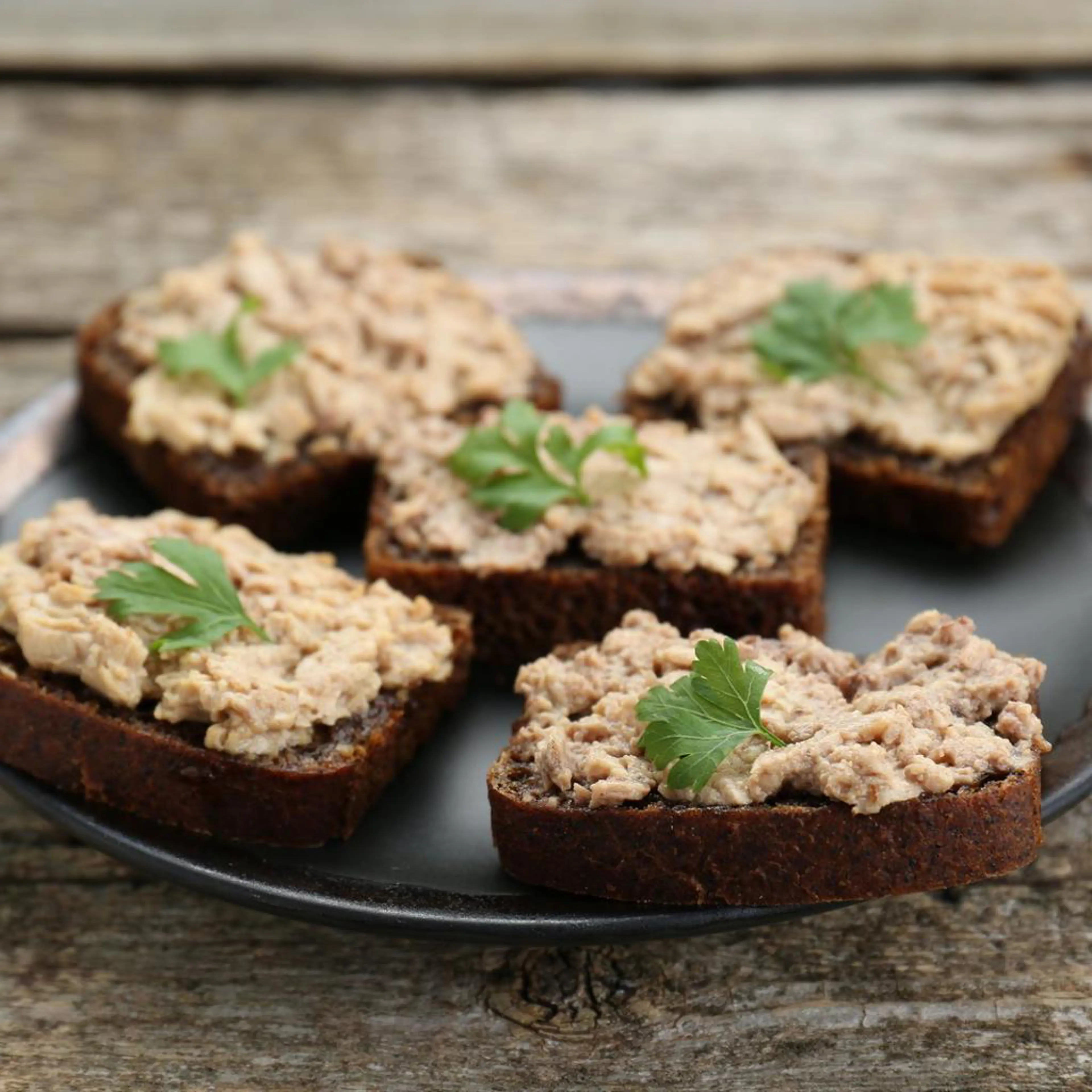 Tuna Crostini