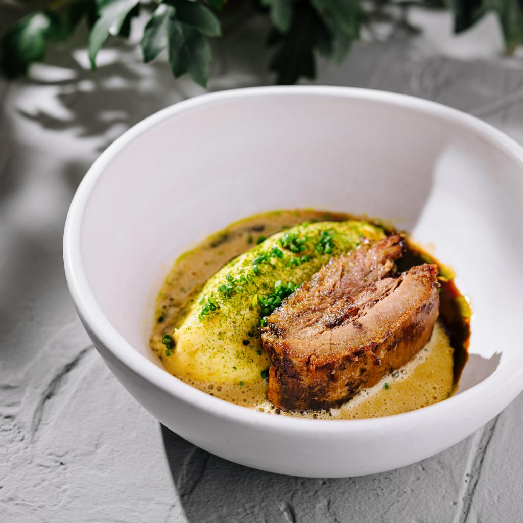 Filetto al pepe verde con brodo